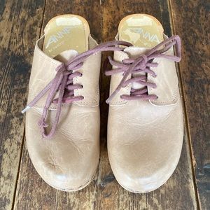 Anna clogs from Sweden